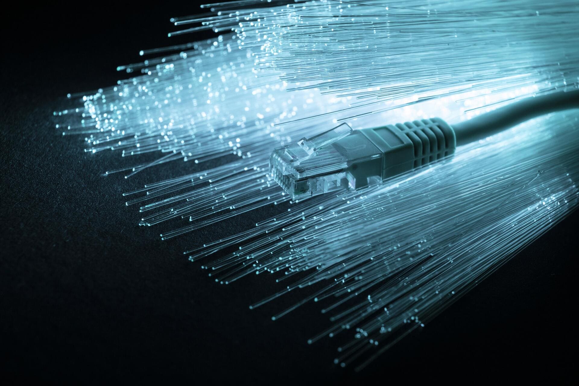 Fibră optică – infrastructura digitală de care ai nevoie